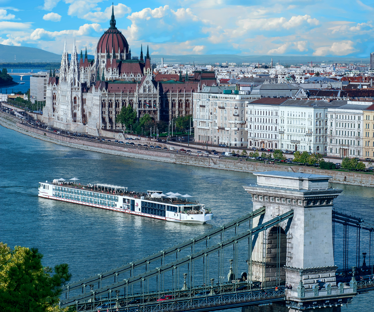river cruise vessels