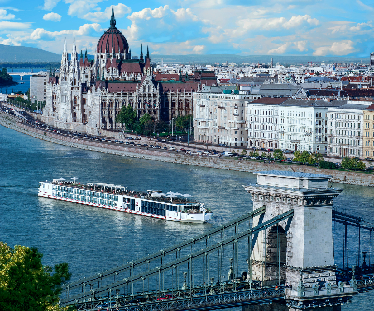 river cruise vessels